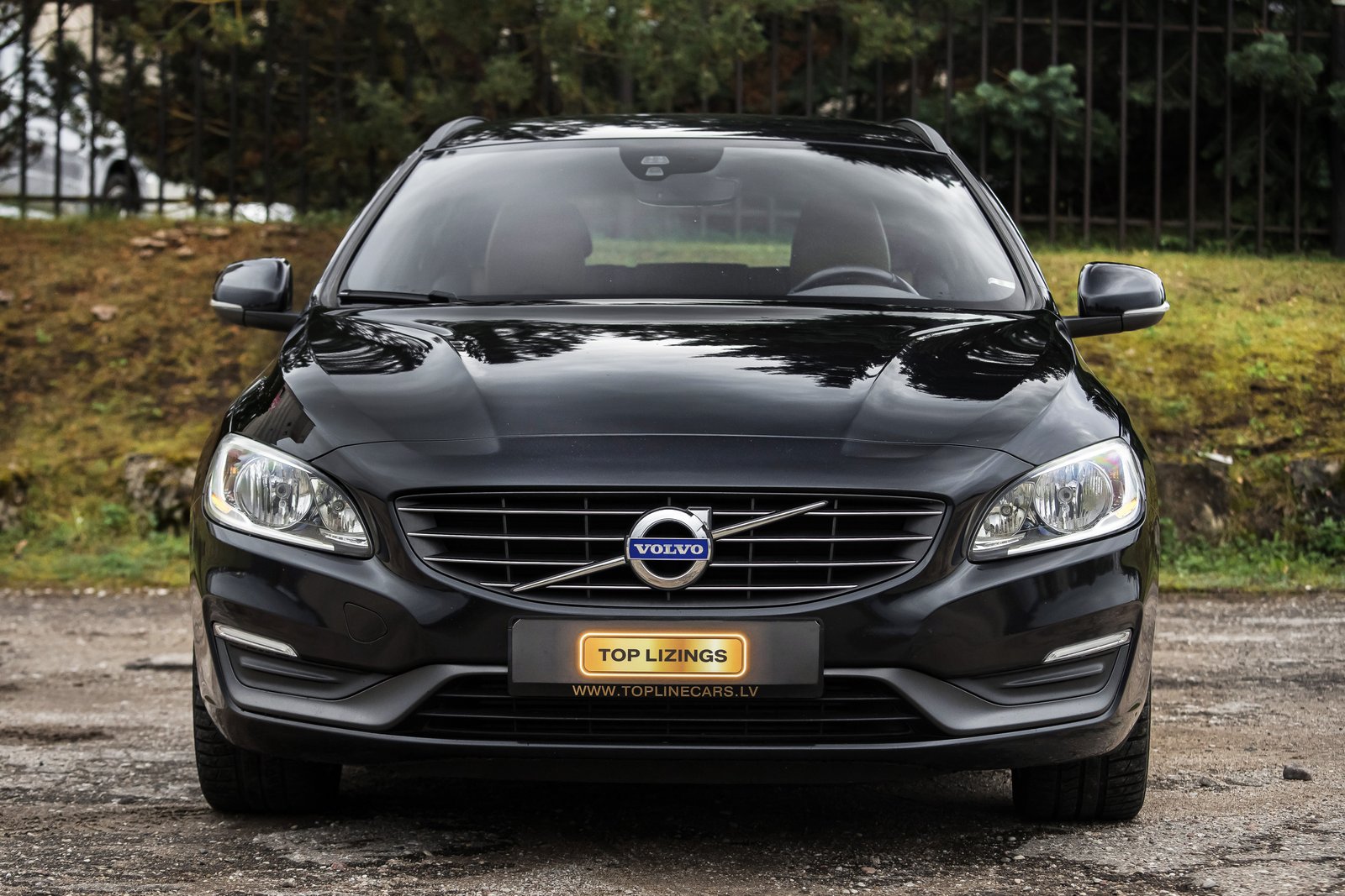VOLVO V60 2.4D5 MOMENTUM