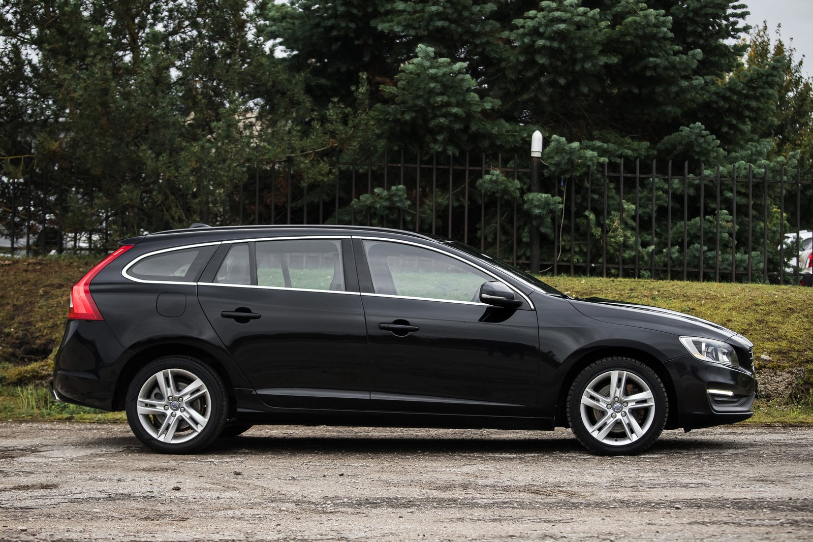 VOLVO V60 2.4D5 MOMENTUM