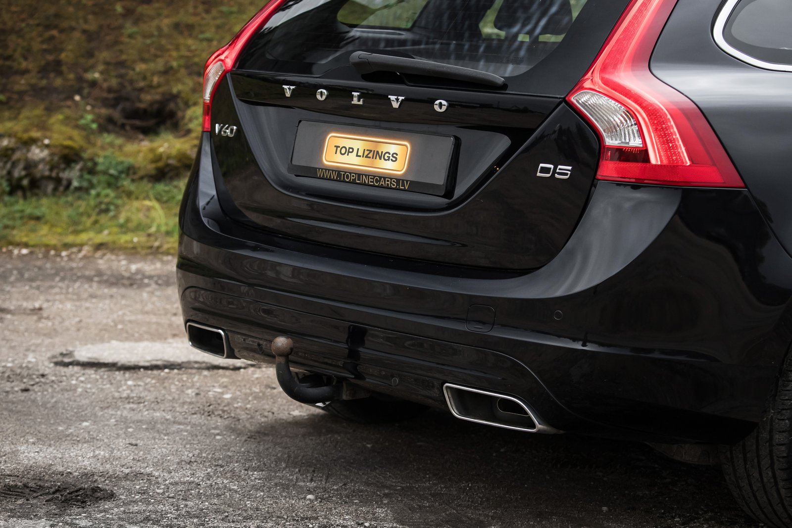 VOLVO V60 2.4D5 MOMENTUM