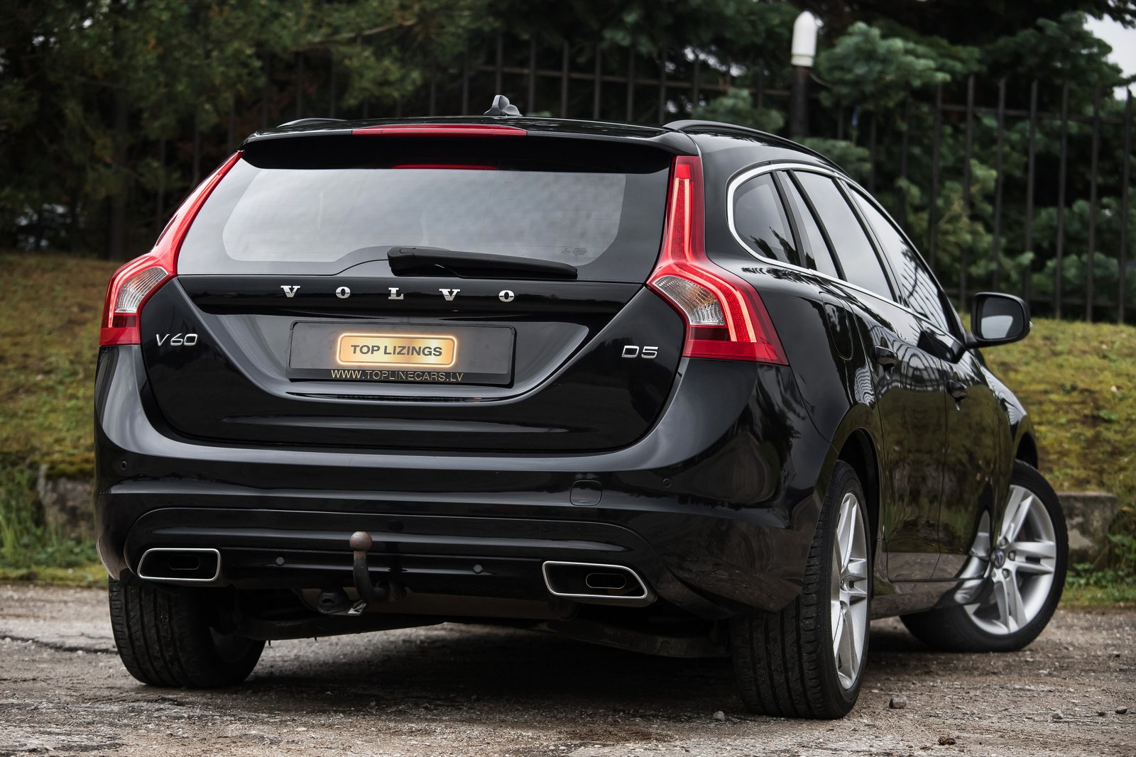 VOLVO V60 2.4D5 MOMENTUM