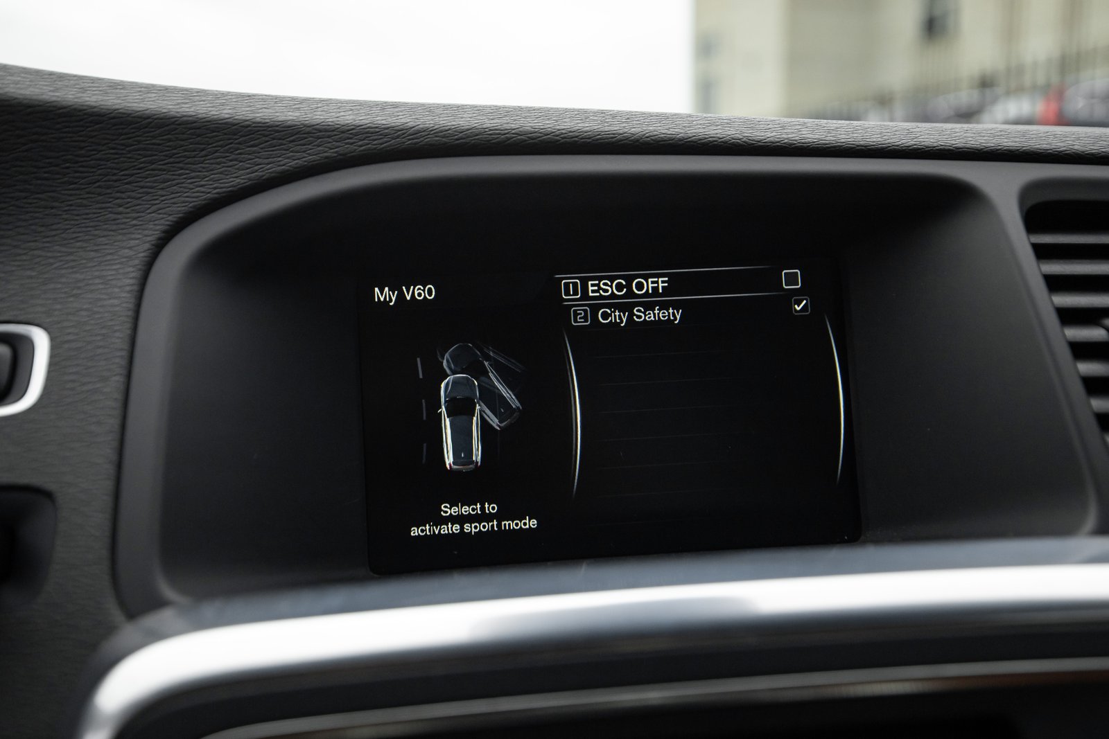 VOLVO V60 2.4D5 MOMENTUM
