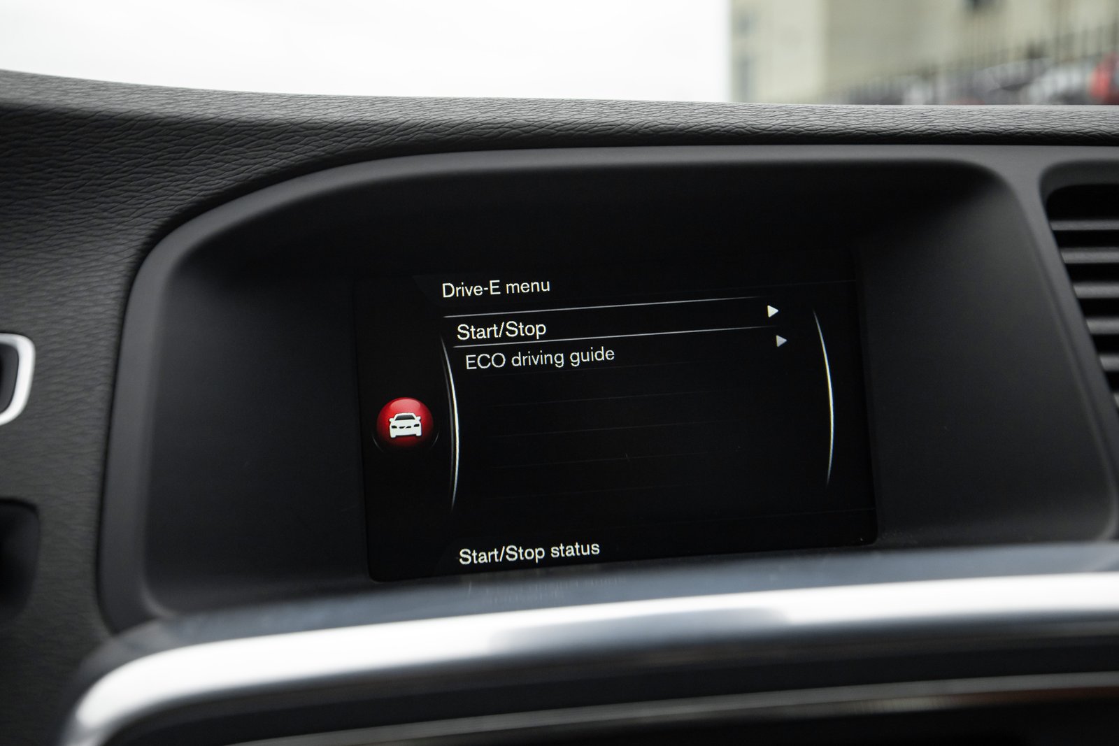 VOLVO V60 2.4D5 MOMENTUM