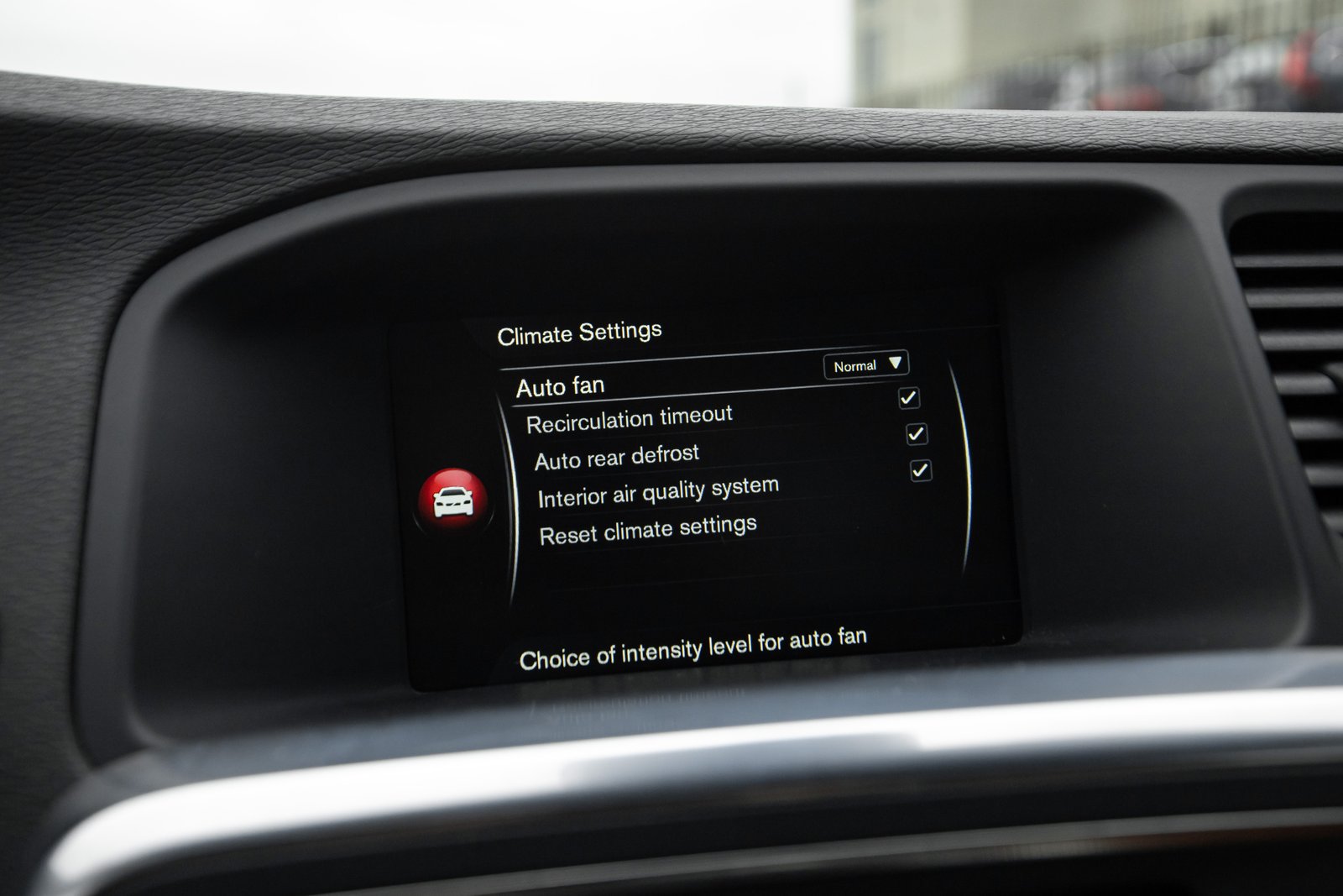 VOLVO V60 2.4D5 MOMENTUM