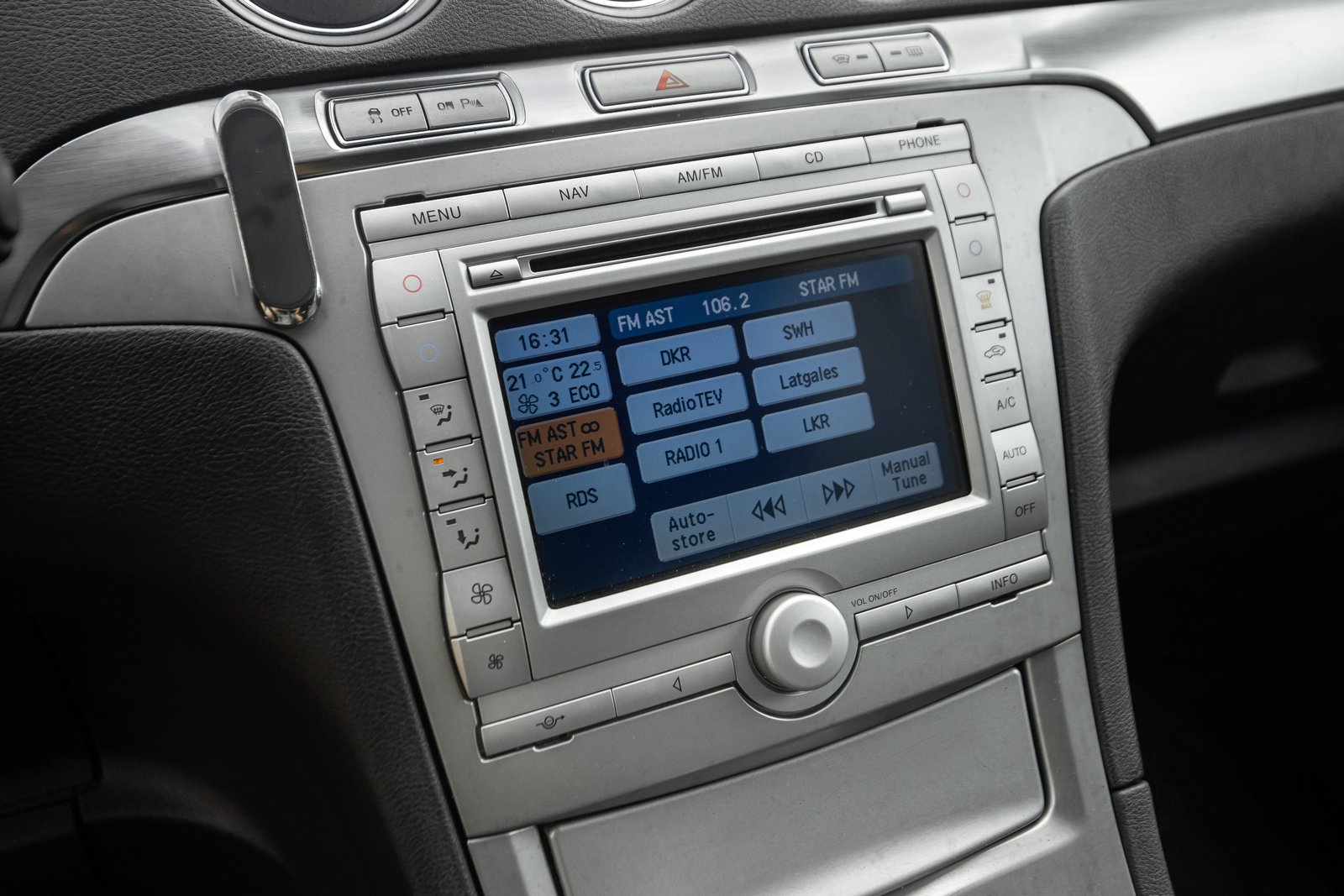 FORD S-MAX TITANIUM 2.0D 103KW