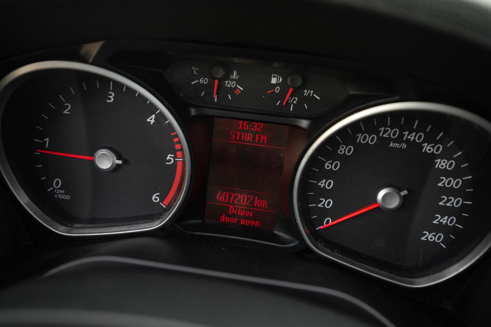 FORD S-MAX TITANIUM 2.0D 103KW