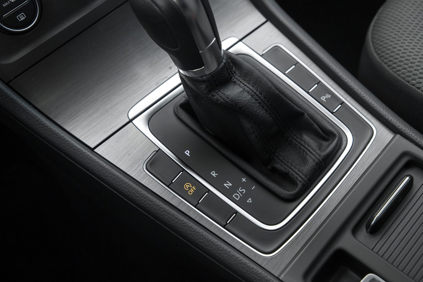 VW GOLF 7 R-LINE 1.6D AUTOMATS