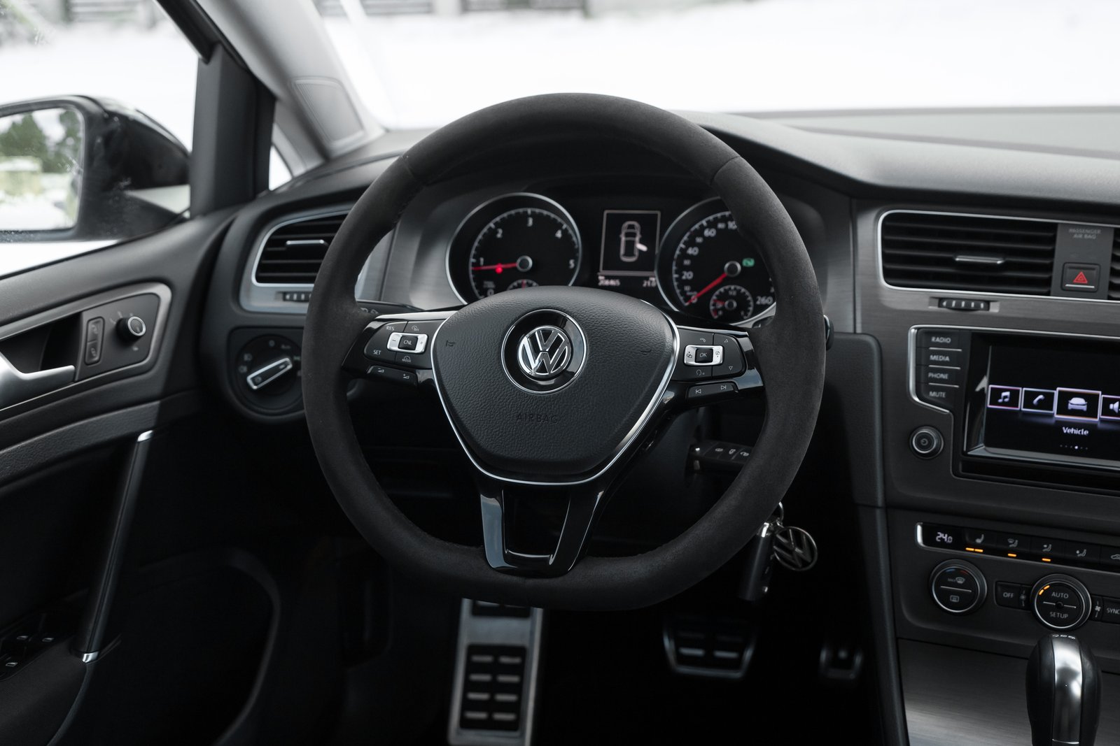 VW GOLF 7 R-LINE 1.6D AUTOMATS