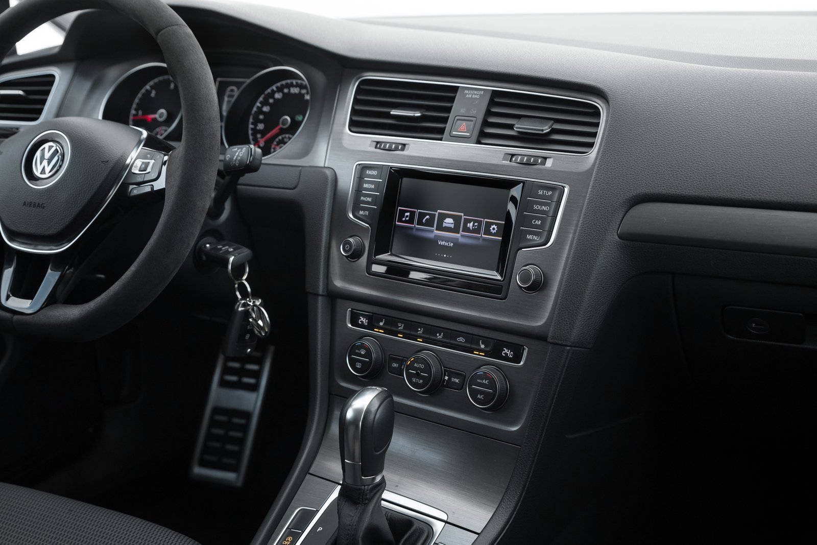 VW GOLF 7 R-LINE 1.6D AUTOMATS
