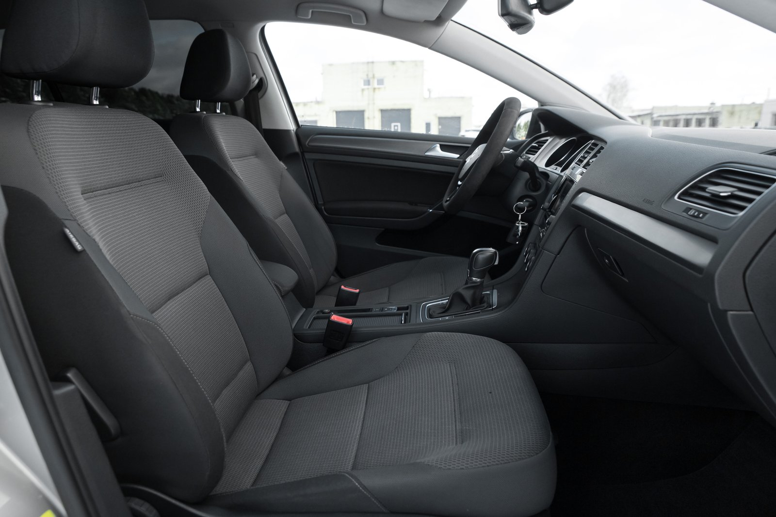 VW GOLF 7 R-LINE 1.6D AUTOMATS
