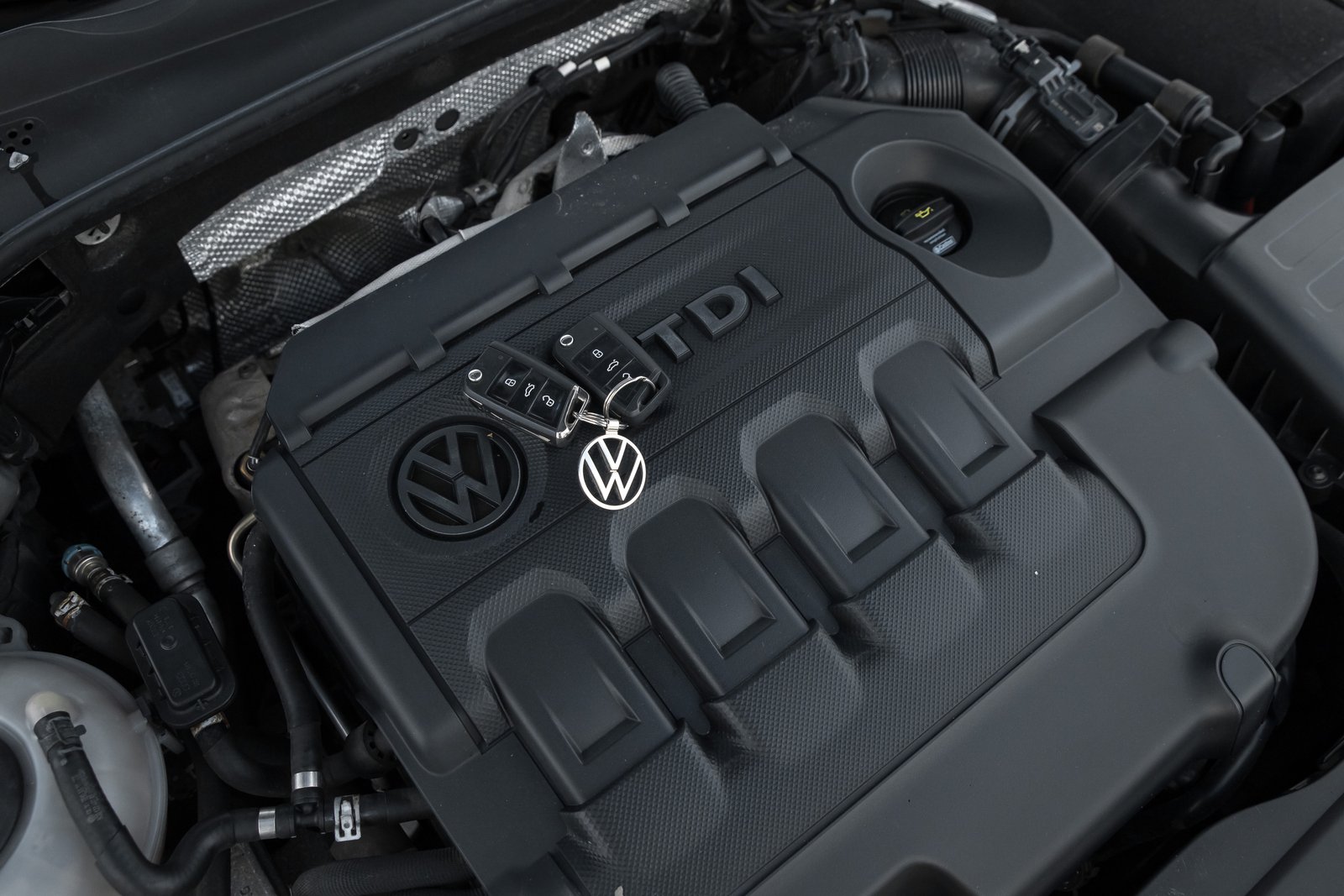 VW GOLF 7 R-LINE 1.6D AUTOMATS