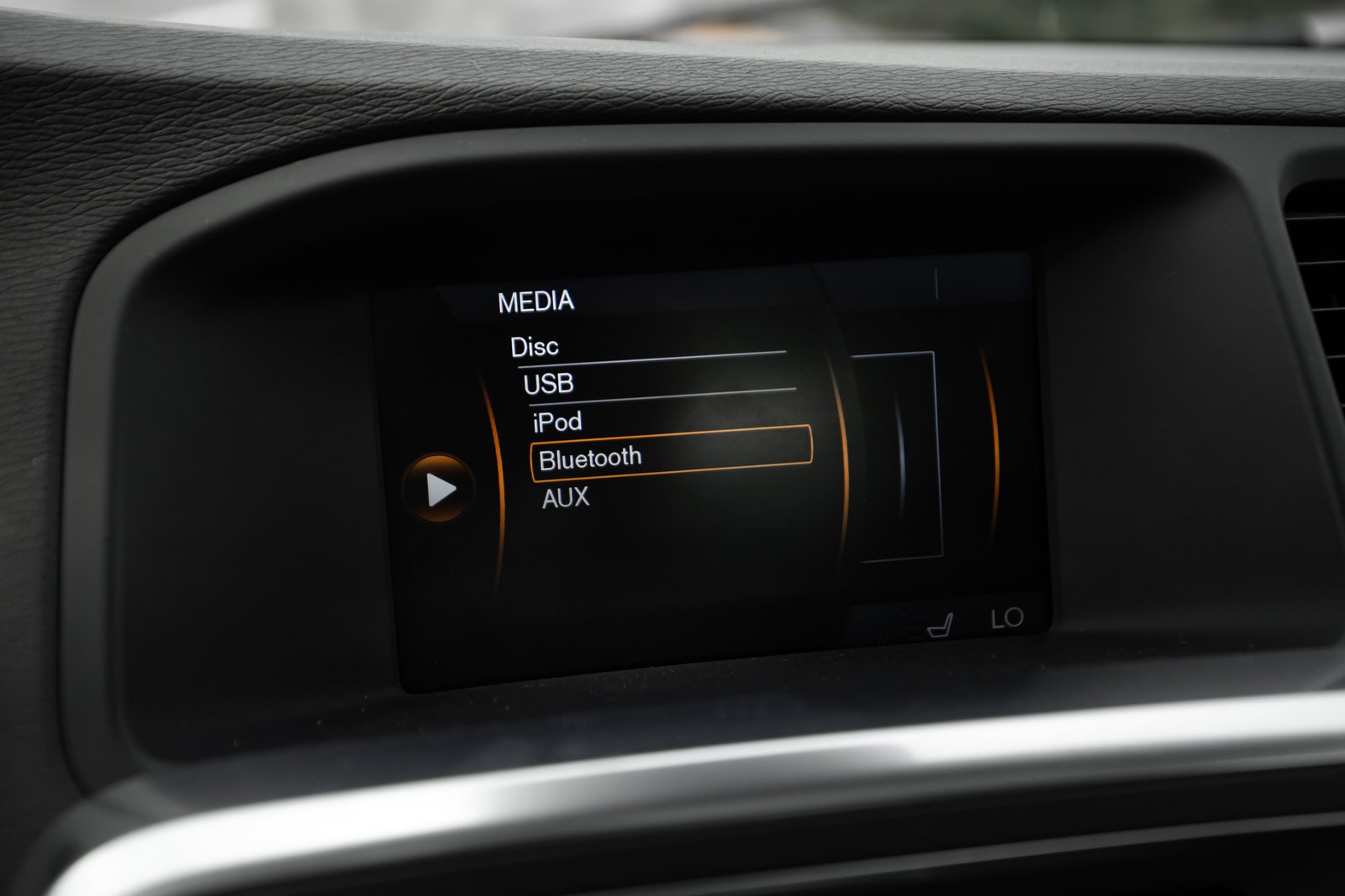 VOLVO V60 2.4D6 158KW PLUG-IN HYBRID AWD LAUNCH EDITION