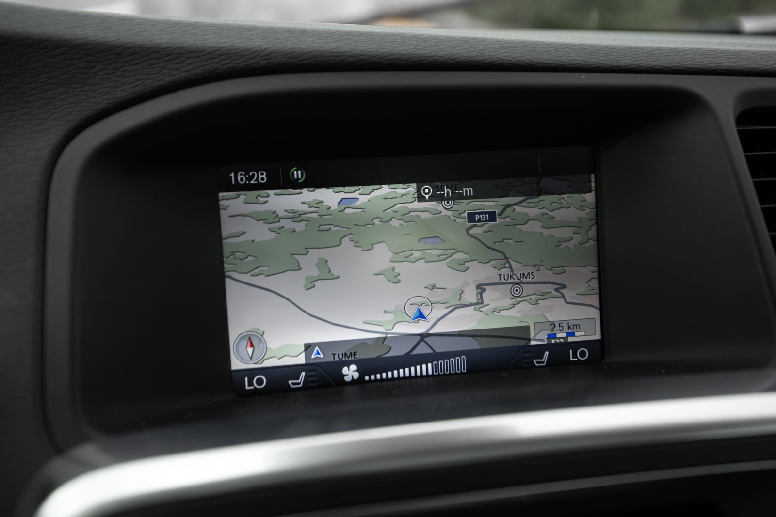 VOLVO V60 2.4D6 158KW PLUG-IN HYBRID AWD LAUNCH EDITION