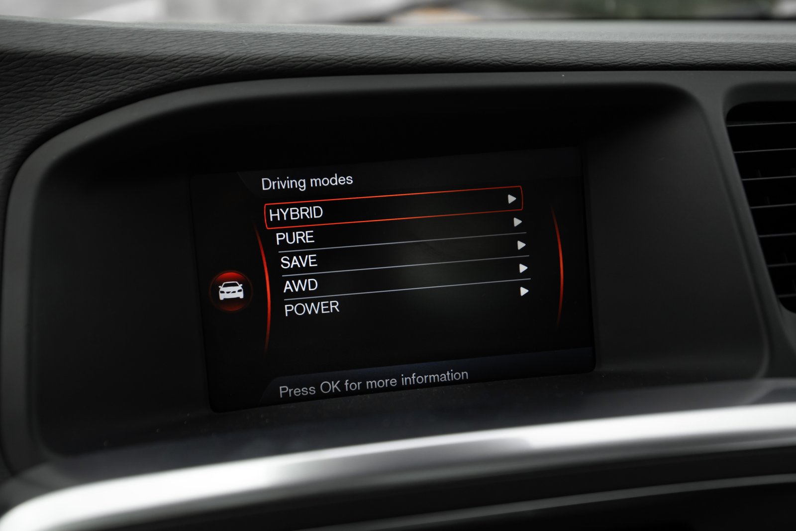 VOLVO V60 2.4D6 158KW PLUG-IN HYBRID AWD LAUNCH EDITION