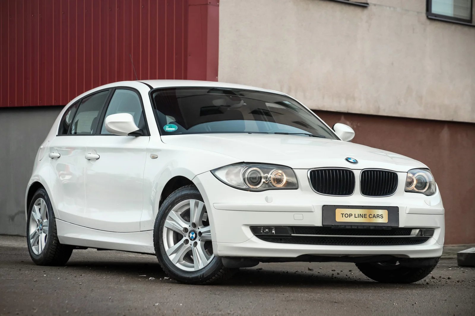 BMW 118D 2.0D 105KW ALPINEWEISS AUTOAMTS