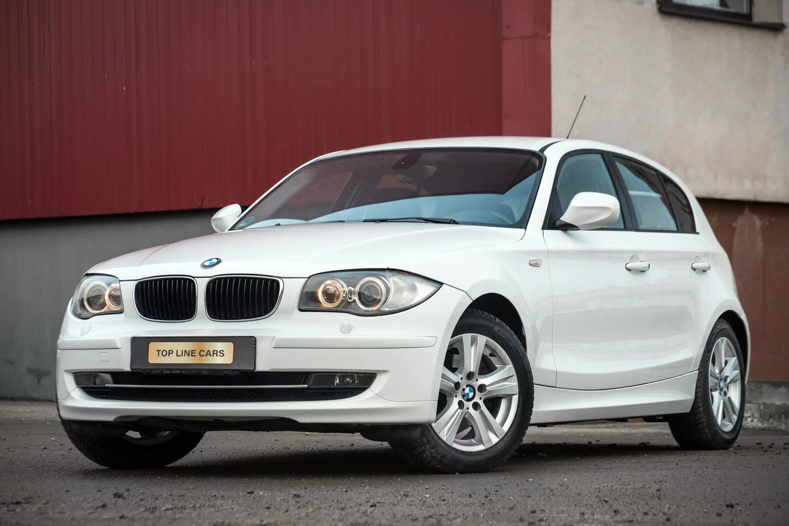 BMW 118D 2.0D 105KW ALPINEWEISS AUTOAMTS