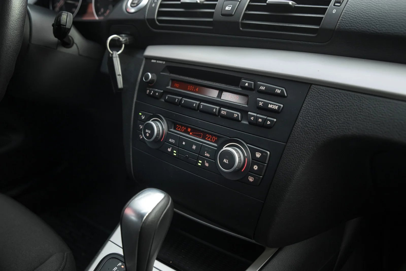 BMW 118D 2.0D 105KW ALPINEWEISS AUTOAMTS