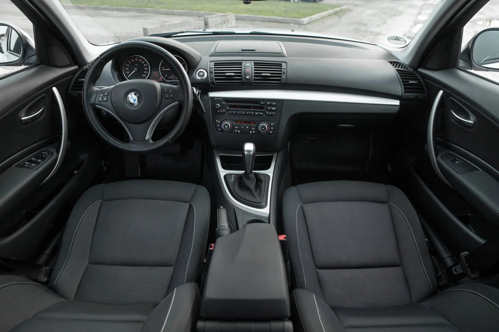 BMW 118D 2.0D 105KW ALPINEWEISS AUTOAMTS