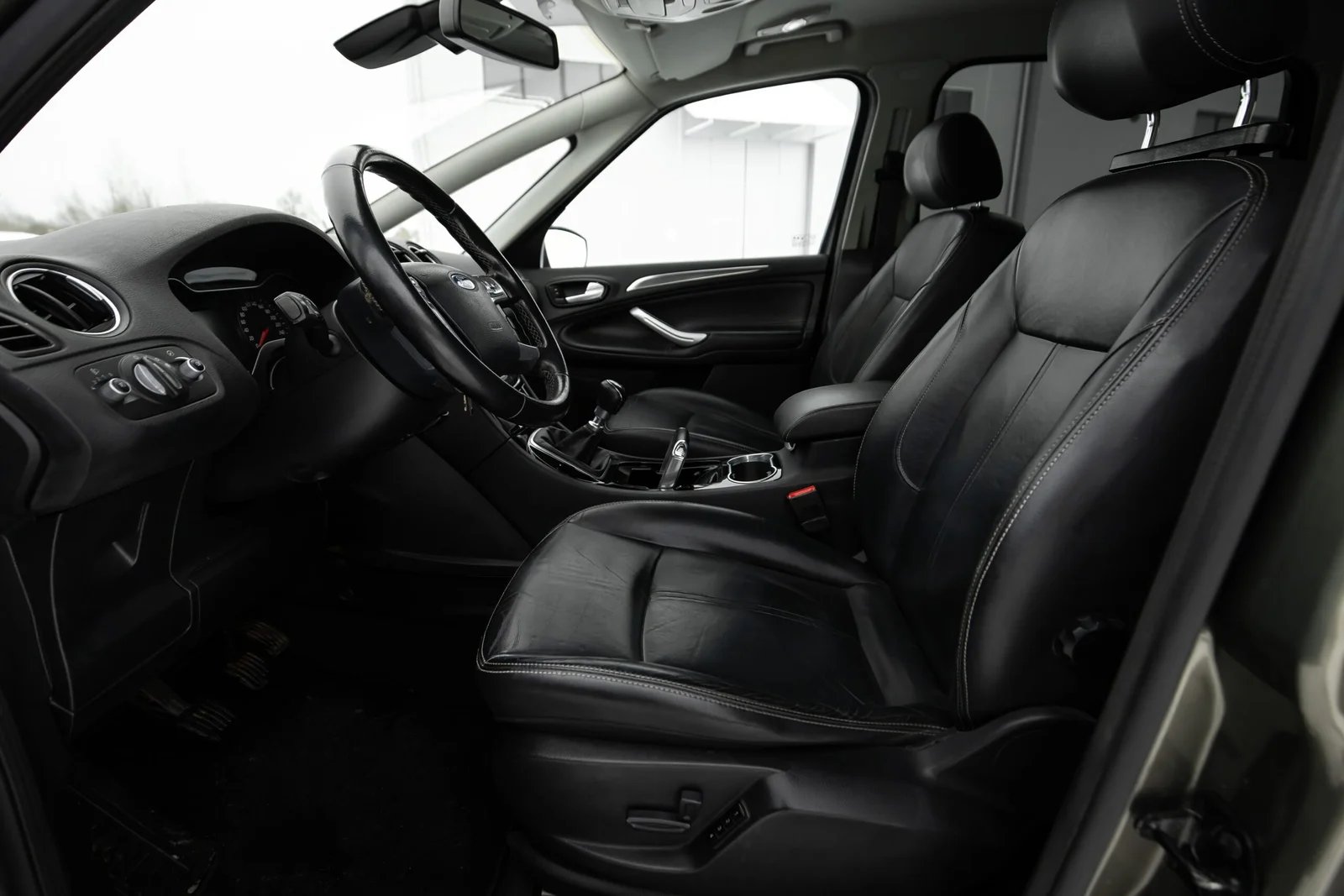 FORD S-MAX TITANIUM 2.0D 100KW FACELIFT 7SEATS