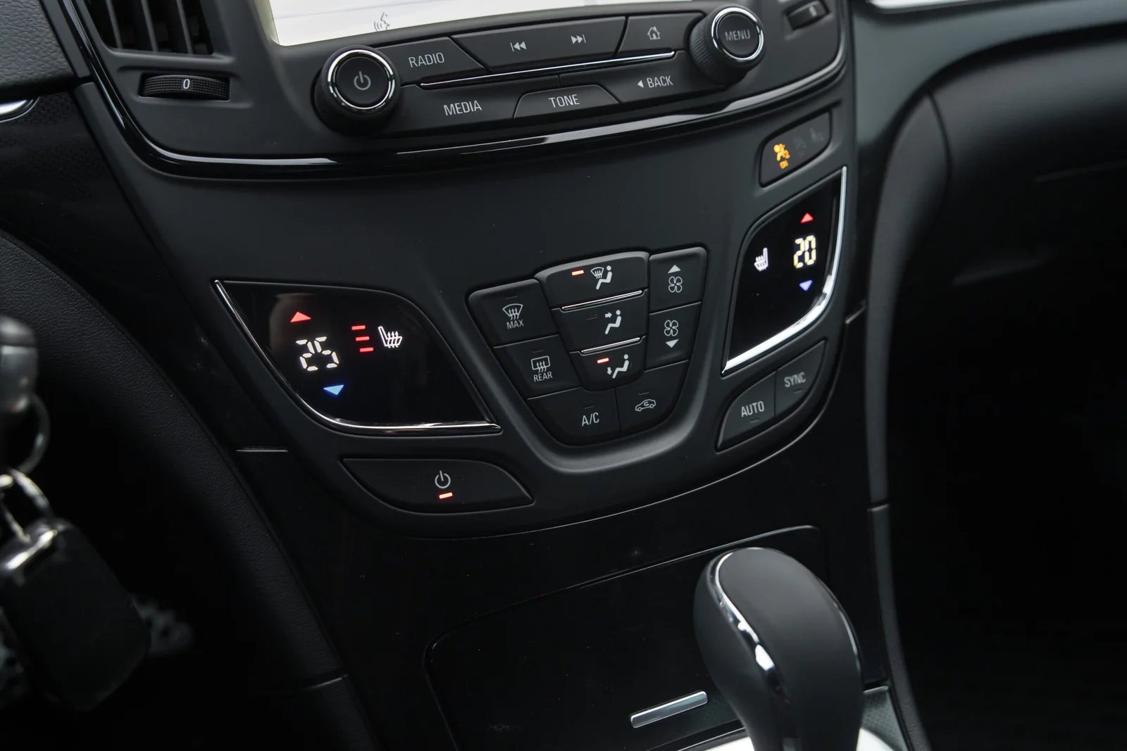 OPEL INSIGNIA OPC LINE 2.0D 143KW 4×4