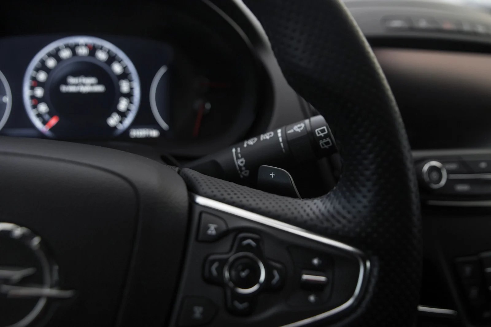 OPEL INSIGNIA OPC LINE 2.0D 143KW 4×4