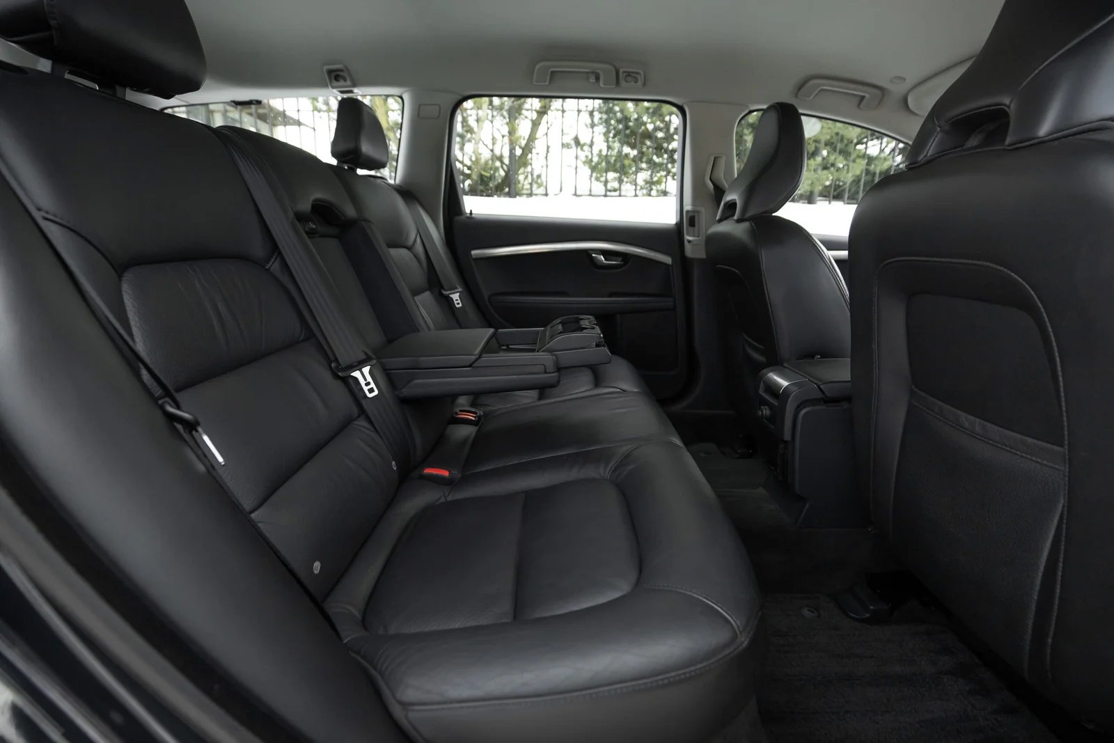 VOLVO V70 MOMENTUM 1.6D 85KW FULL OPTIONS